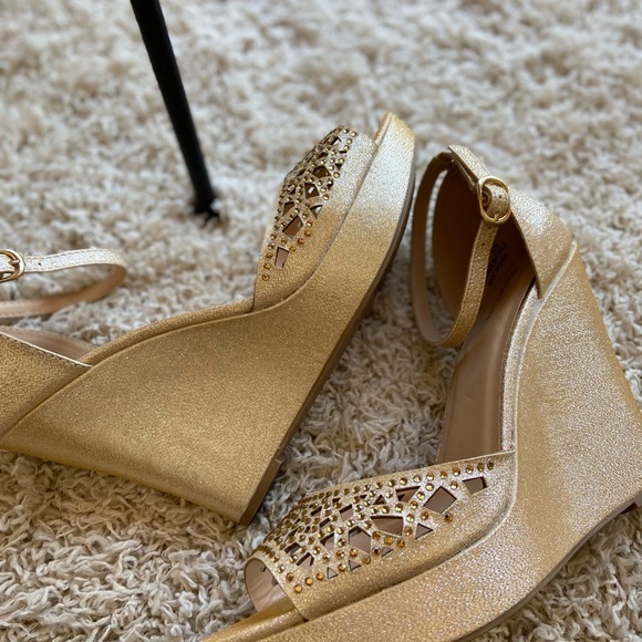 Gold Lame Rhinestone Wedges - Size 10 - Picture 5 of 5